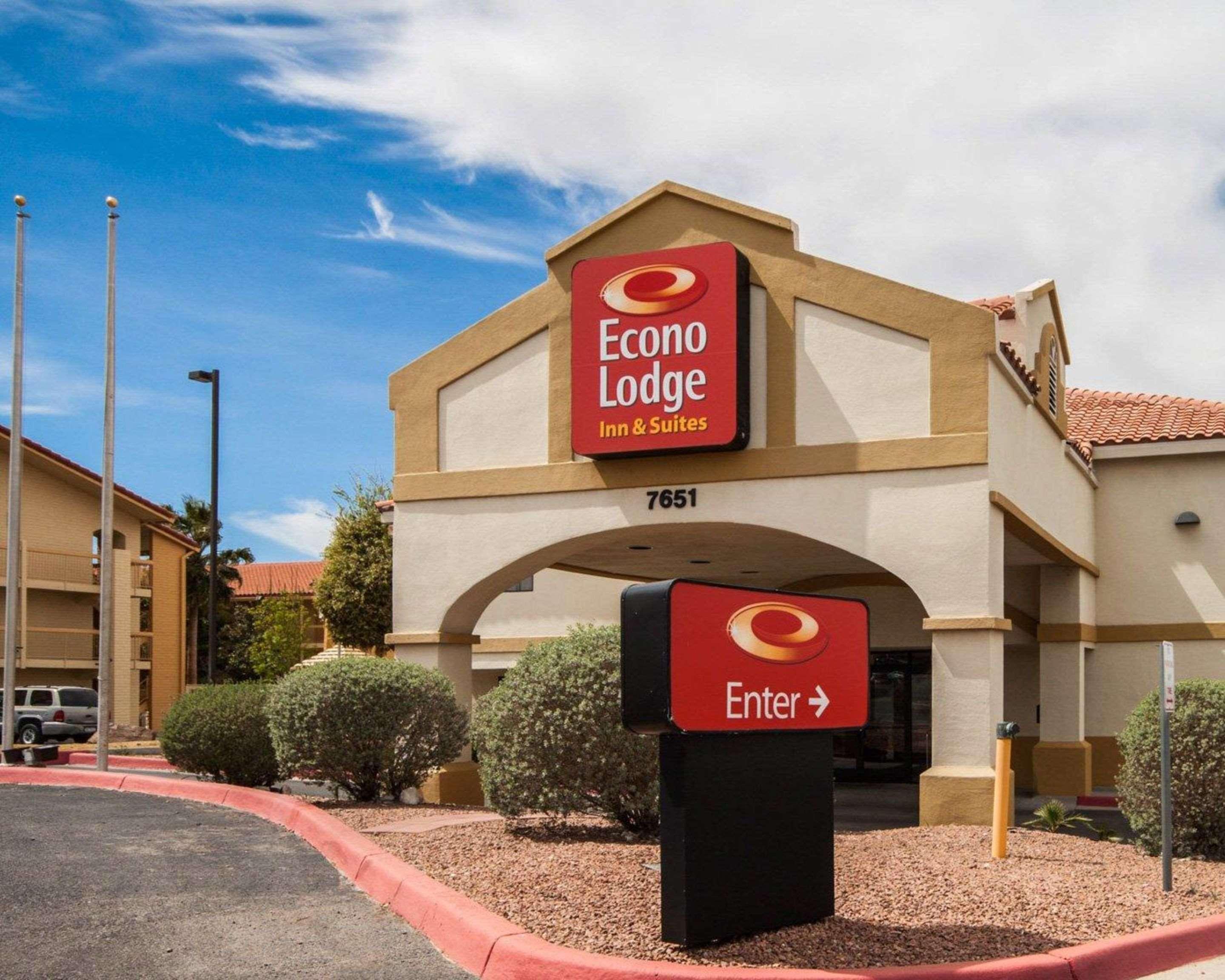 Econo Lodge Inn & Suites Эль-Пасо Экстерьер фото