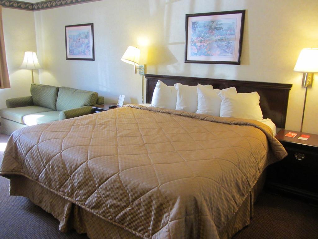 Econo Lodge Inn & Suites Эль-Пасо Экстерьер фото